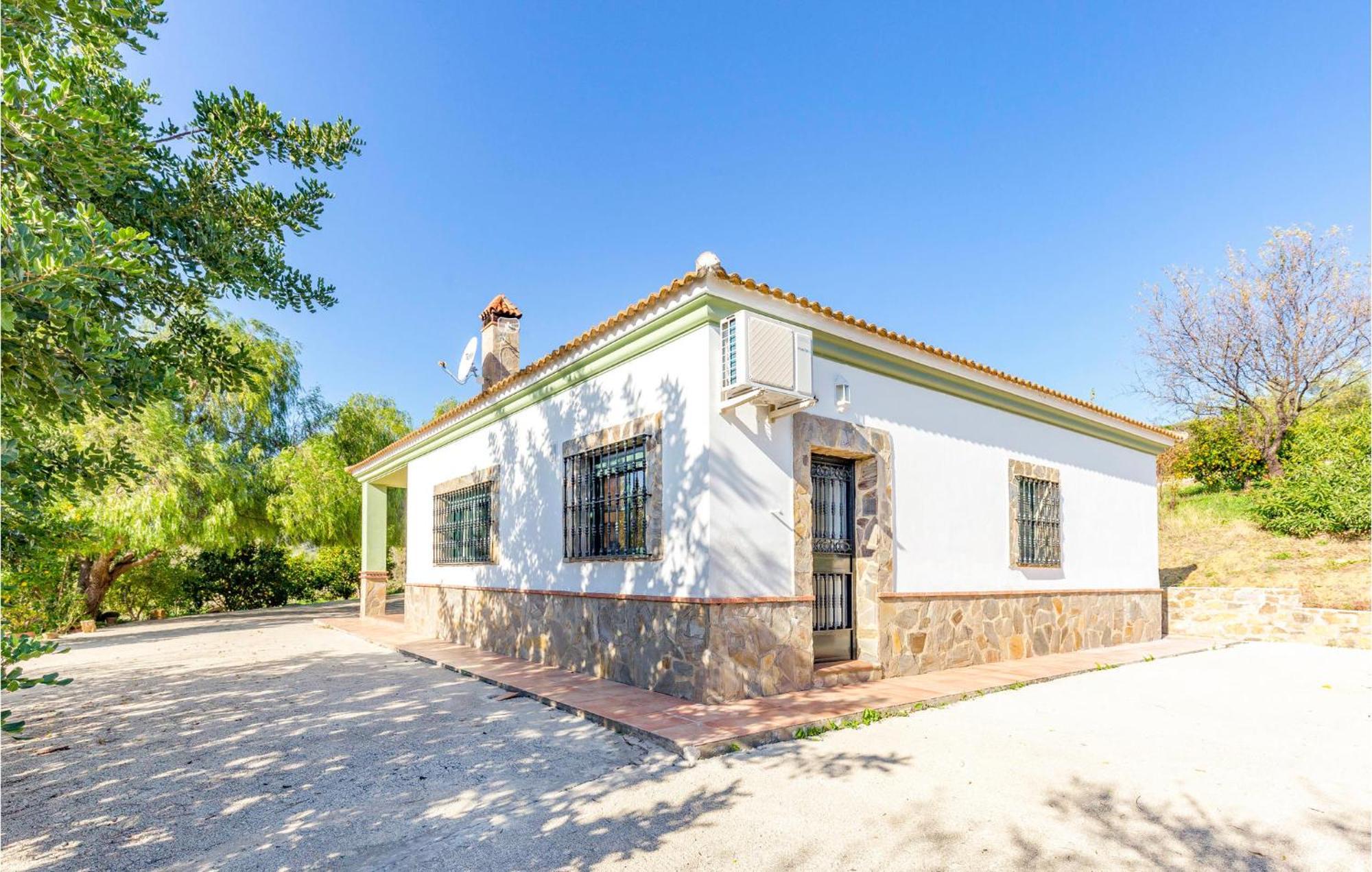Stunning Home In Ubrique With Kitchen エクステリア 写真